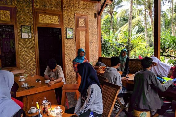 Omah Kopi Banyuwangi Galeri Pengunjung f
