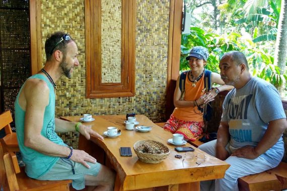 Omah Kopi Banyuwangi Galeri Pengunjung h