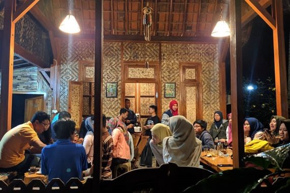 Omah Kopi Banyuwangi Galeri Pengunjung d
