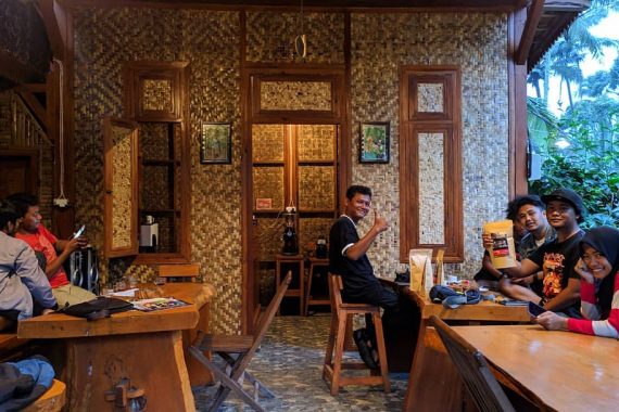 Omah Kopi Banyuwangi Galeri Pengunjung p