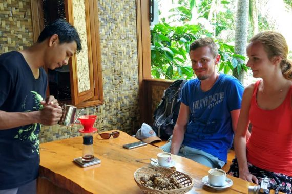 Omah Kopi Banyuwangi Galeri Pengunjung u